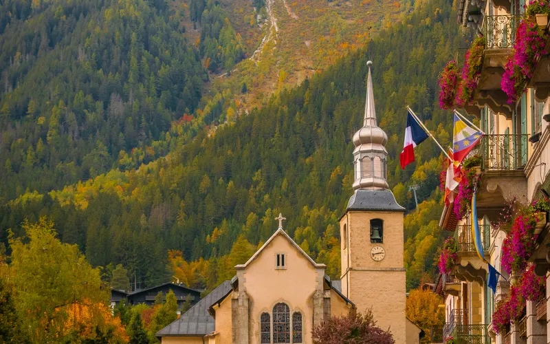 Studio podcast Chamonix — vue sur le massif du Mont-Blanc, enregistrement professionnel
